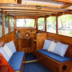 Salonboot_Valerie-Traditionele_Salonboot_Amsterdam-07-vierkant Salonboot_Valerie-Traditionele_Salonboot_Amsterdam-07-vierkant