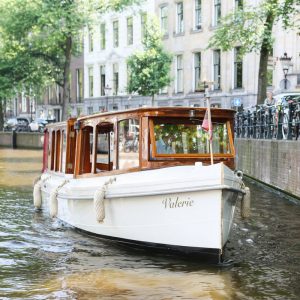 Salonboot_Valerie-Traditionele_Salonboot_Amsterdam-08-vierkant Salonboot_Valerie-Traditionele_Salonboot_Amsterdam-08-vierkant